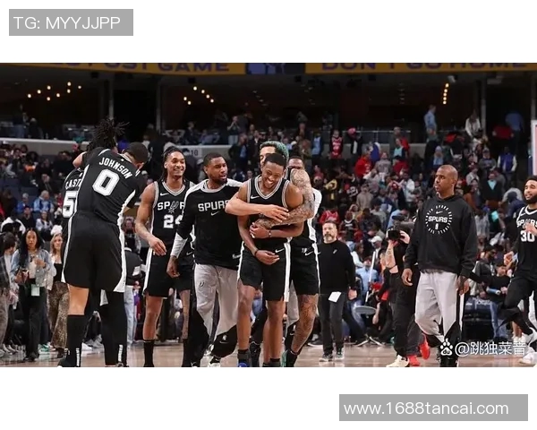 11月27日马刺与小牛激战正酣NBA赛场精彩对决引发球迷热议